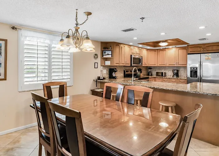 Dollar 212 Apartment