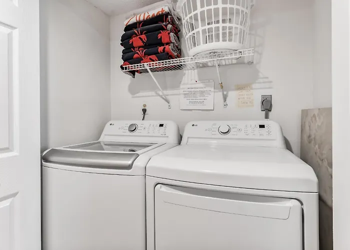 Dollar 212 Apartment *